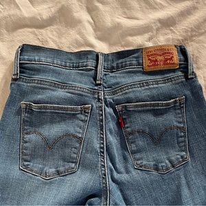 Women’s Levi’s straight leg high rise jeans